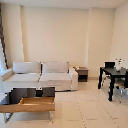 Tk View Hotel & Apartment Phnom Penh Exterior foto